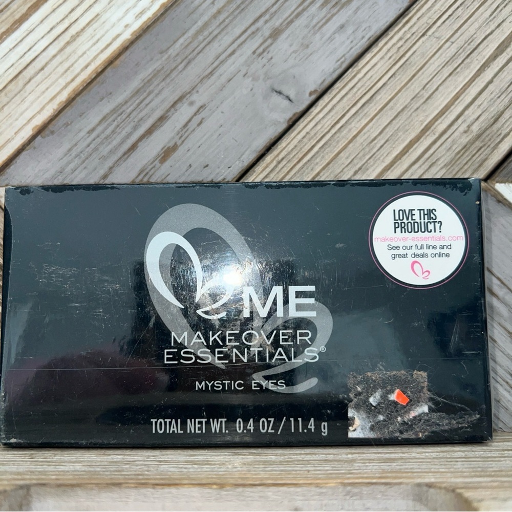 ME Makeover Essentials Mystic Eyes Eyeshadow Palette